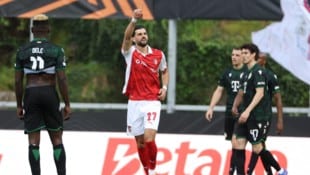 Florian Grillitsch jubelt über seinen Treffer.