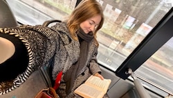 Eine halbe Stunde bin ich unterwegs, wenn ich mit dem Bus in die Arbeit fahre – perfekt, um ein ...