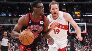 Sieg für Jakob Pöltl (r.) und die Toronto Raptors