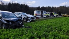 Die drei schwer beschädigten Pkw