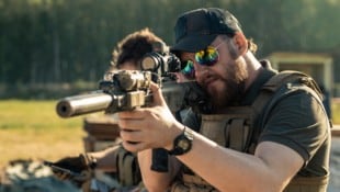 Der Schusswaffengebrauch ist in den USA durch das verfassungsmäßig geschützte Recht auf ...