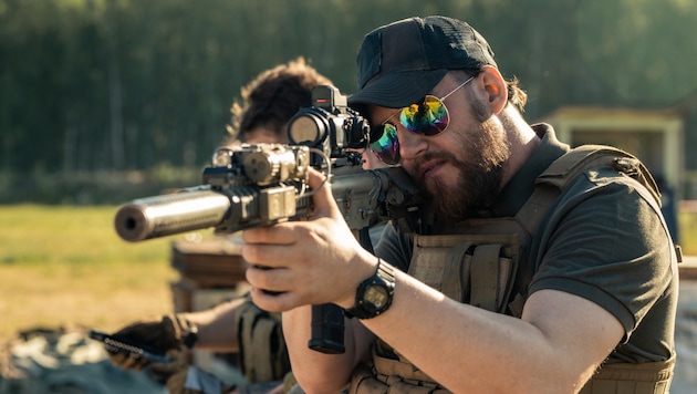 Der Schusswaffengebrauch ist in den USA durch das verfassungsmäßig geschützte Recht auf ...