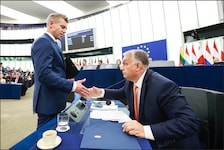 Kein Treffen unter Freunden: Péter Magyar und der „Viktator“ beim EU-Gipfel. Es lebe die ...