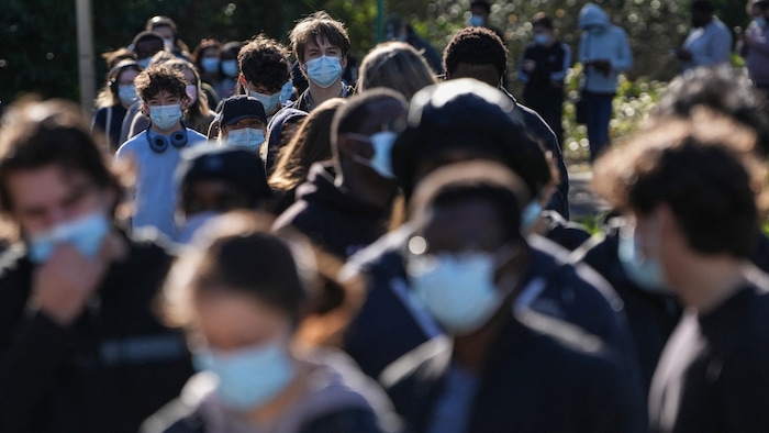 Am Campus der University of Kent standen auch am Donnerstag Studierende Schlange, um sich impfen ...