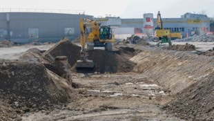 Am Donnerstag ist der Spatenstich erfolgt. Aufgrund des Platzmangels wird auch unterirdisch ...