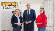 Von inks: Christa Pacher-Gratzer (Jugendservice), LR Christian Dörfel und Karin Peham-Strauß, ...