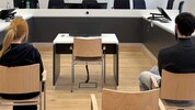 Die beiden jungen  Angeklagten wurden getrennt hingesetzt