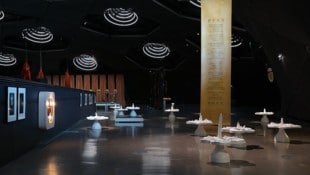 Helen Chadwicks „Piss-Blumen“ im Grazer Kunsthaus