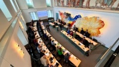 Alle Abgeordneten standen beim Beifall nach Kaisers letzter Landtagsrede.