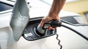 Durchschnittlich verbrauchen E-Autos 18 bis 20 kWh auf 100 Kilometern.