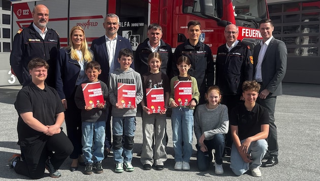 Landesfeuerwehrkommandant Franz Kropf, Landesrätin Daniela Winkler, Landesrat Heinrich Dorner, ...