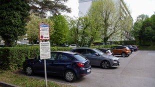 Die Parkplätze der Siedlung sollen verbaut werden.