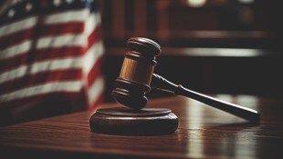 Die mittlerweile 16-Jährigen wurden zu jeweils sechs Monaten auf Bewährung nach Jugendstrafrecht ...