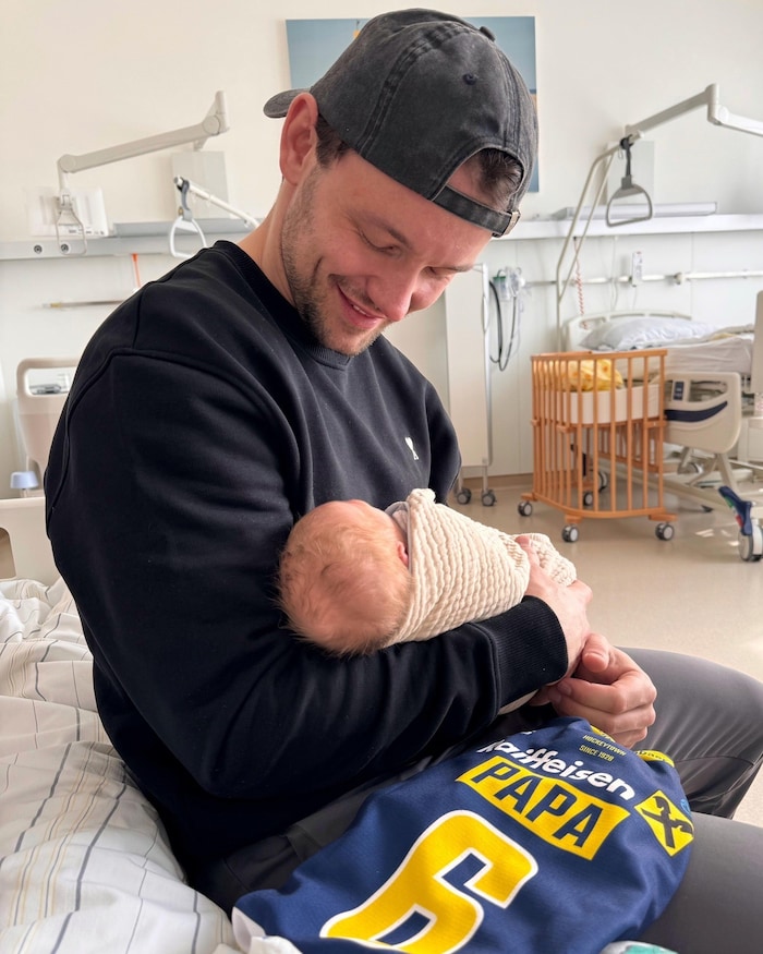 Strahlemann und Töchterchen: Alexander Lahoda mit seiner kleinen Louisa.