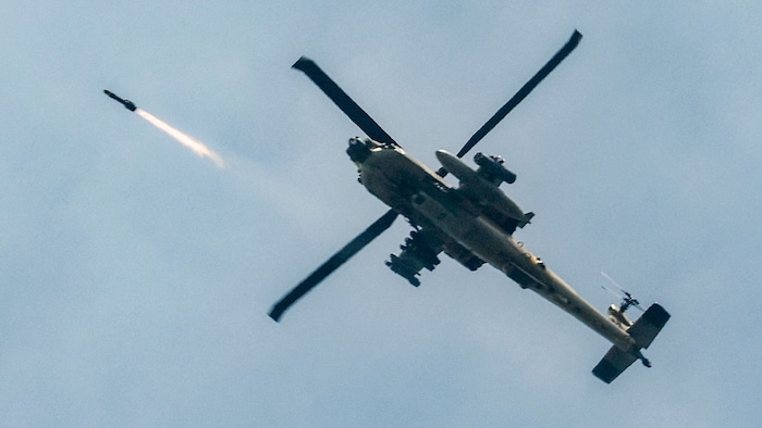 Ein AH-64 Apache-Kampfhubschrauber der israelischen Luftwaffe