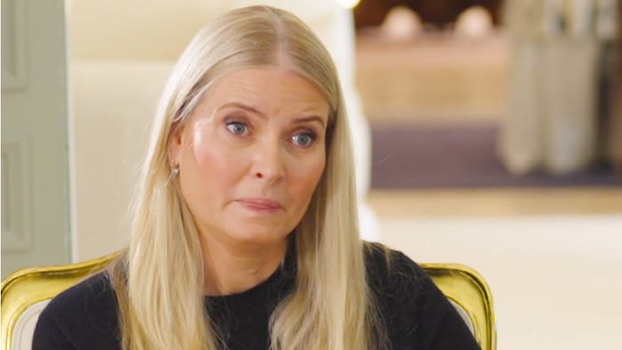 Mit Tränen in den Augen sprach Mette-Marit über Jeffrey Epstein. Sie sei von ihm „manipuliert ...