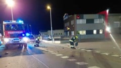 Die Feuerwehr Tillmitsch stand beim Unfall mit 15 Kräften im Einsatz.