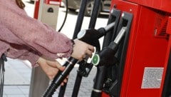 Schon Tankfüllung und Lebensmittelpreise belasten, bald soll noch mehr gespart werden.