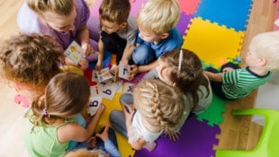 Die Gehälter für Kindergärtnerinnen steigen mit 1. Juli kräftig an.