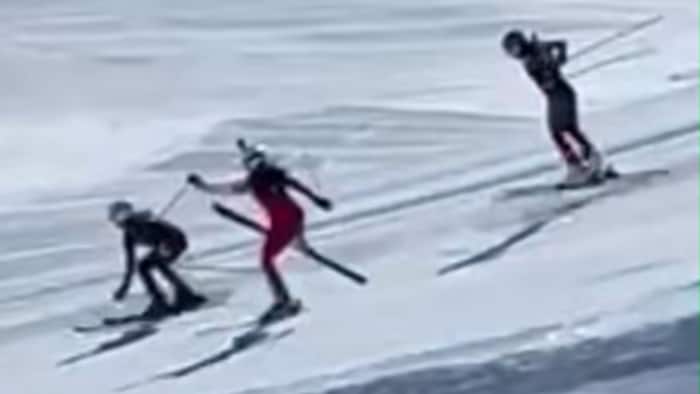 Bei der Landung geriet Leonie Lussnig (M.) in Rücklage und kam in der Folge böse zu Sturz.