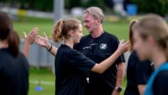 Andy Ogris als Trainer des Neulengbacher Frauenteams.