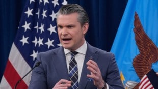 US-Kriegsminister Pete Hegseth soll nach einem Treffen mit Angehörigen von gestorbenen Soldaten ...