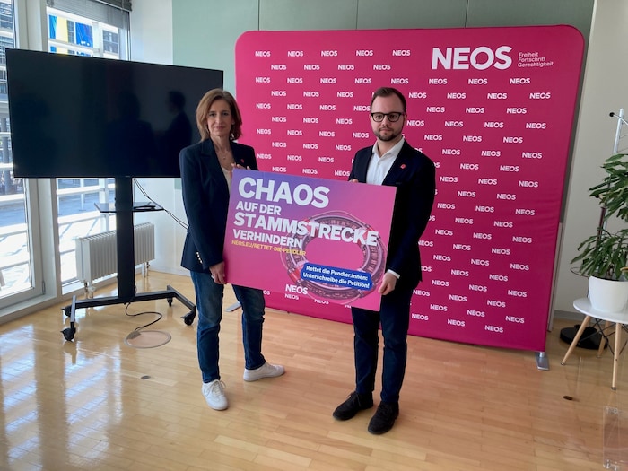 Collini (li.) und Müller präsentieren pinkes Forderungspaket.