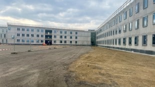 Der Rohbau steht: zwei der fünf „Finger“ der neuen Justizanstalt in Klagenfurt.