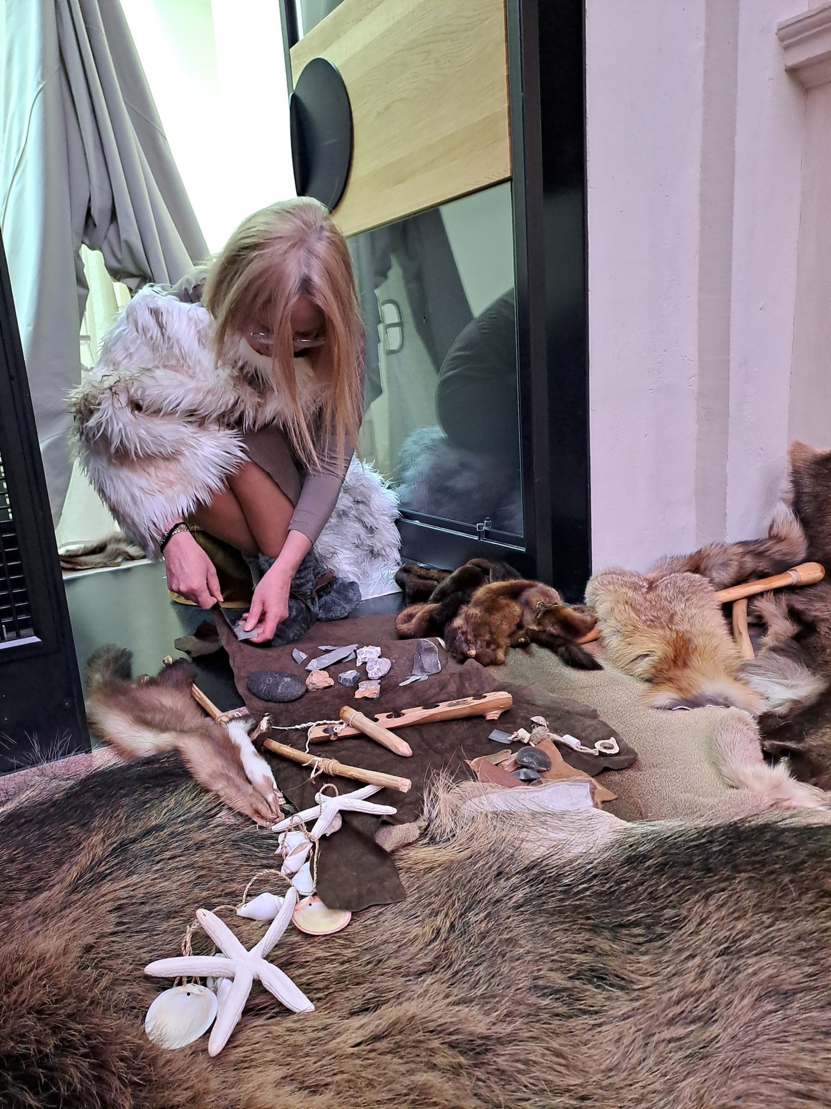 Scharfe Steine als Werkzeug: Wer geschcikt damit umging, konnte andere Werkzueuge und Kleidung ...