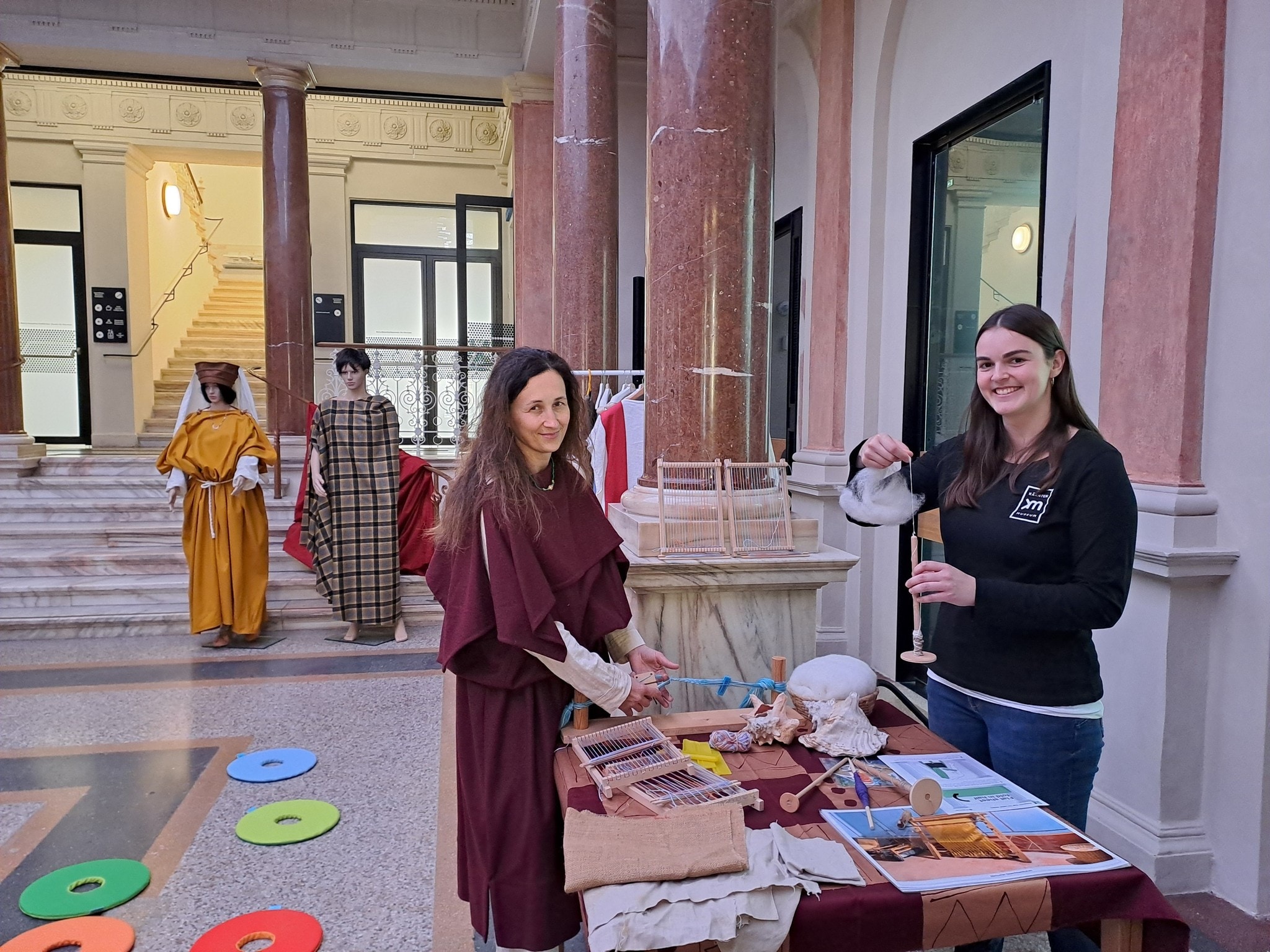 Mitmach-Stationen machten längst verganene Zeiten lebendig.
