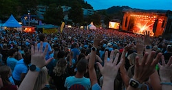 Die beiden Moosburg-Konzerte von Seiler und Speer in Moosburg sollen trotz aktuellem Skandal ...