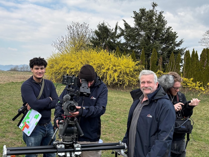 Das Produktionsteam hinter der Kamera.