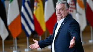 Orbán zog seine einst getätigte Zusage für den 90-Milliarden-Ukraine-Kredit nun wieder zurück – ...