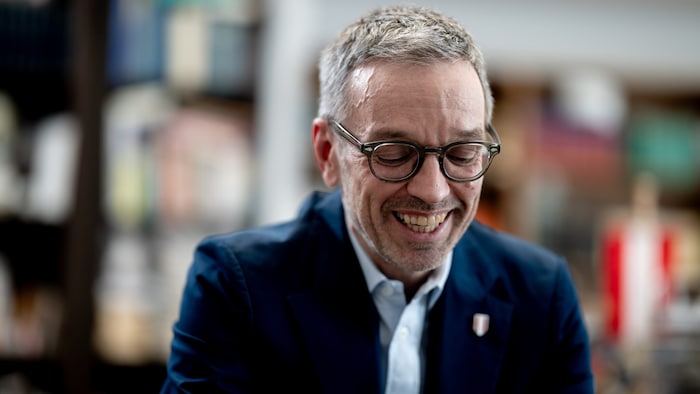 Wenn die Regierung sich streitet, freut sich das dritte Lager: Profitieren in zweierlei Hinsicht ...