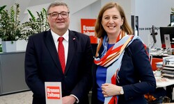 Besuch in der „Steirerkrone“-Redaktion in Graz: Jörg Leichtfried (SPÖ) und Barbara ...
