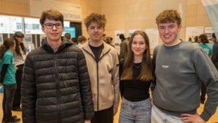 Samuel, Niklas, Machaela und Tobias (v. l.) informierten sich rund ums Studium an der FH ...