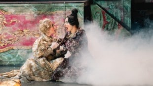 Biedermeierspaß am Schauspielhaus mit Karola Niederhuber und Annette Holzmann