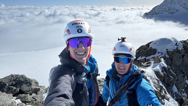 Geschafft: Lukas Waldner und Philipp Brugger (rechts) erreichten um 15.29 Uhr den Westgipfel des ...