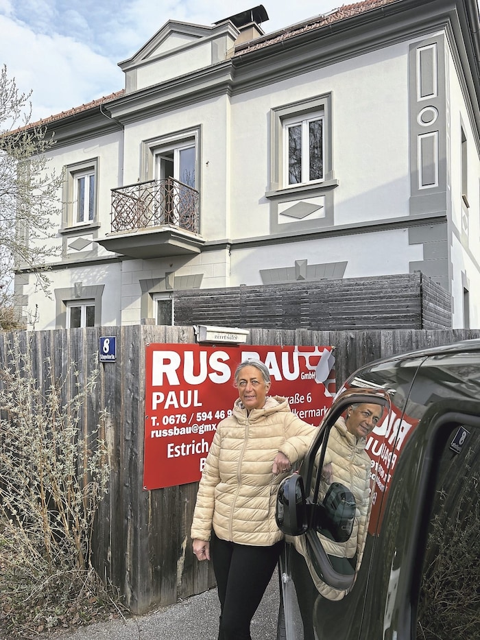 Stolz auf der Kindergarten-Baustelle: Gaia Galvani- Kassl ist Trägerin und Obfrau des Vereins ...