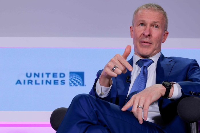 United-Airlines-Chef Scott Kirby hofft auf eine weniger drastische Entwicklung der Lage.