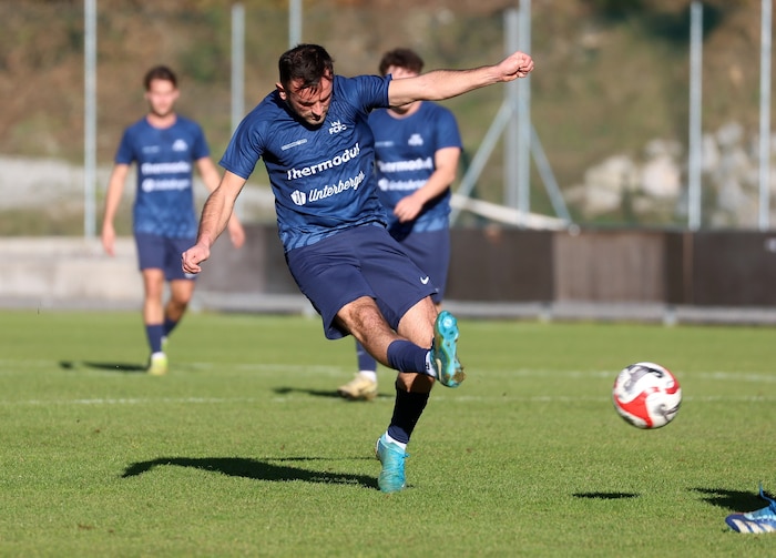 Lovrec traf für Grünau.