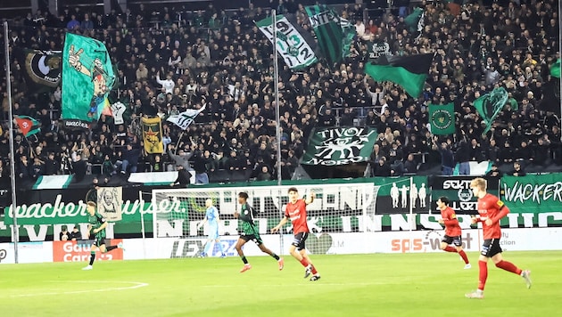 Wacker-Fans stürmen wieder das Tivoli-Stadion