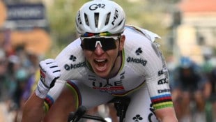 Auch ein Sturz hat Tadej Pogacar nicht stoppen können. 