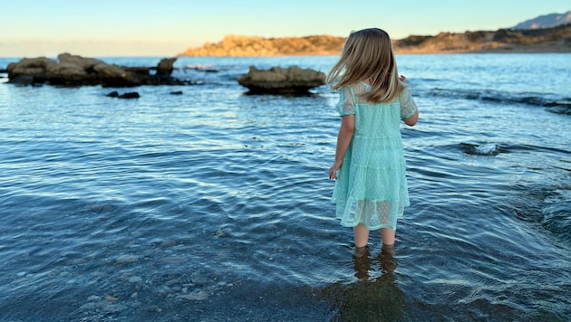 Die Familie genießt in Zypern die gemeinsame Zeit. Vor allem Ausflüge ans Meer und an den Strand ...