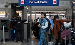 Derzeit müssen Fluggäste lange darauf warten, durch die Sicherheitskontrolle auf US-Airports zu ...