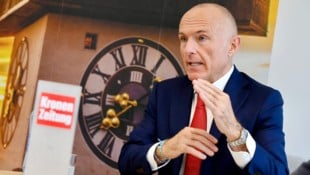 Christian Jauschowetz Gerald Klug: „Deutlich weniger Beschwerden im März“