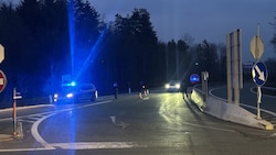 Mehrere Polizeistreifen und auch der Polizeihubschrauber waren am Samstagabend im Einsatz.