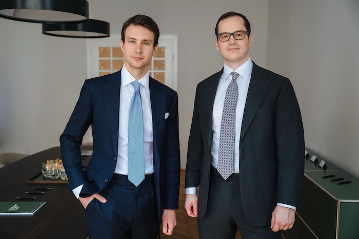 Die Kanzleipartner Alexander Prenner und Noah McElheney verteidigen den jungen Wiener im ...