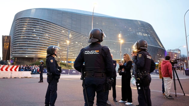 Das „Bernabeu“ wirkt nach dem Umbau von außen wie ein futuristisches Raumschiff.