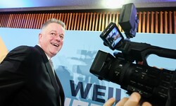 Grodon Schnieder (CDU) ist der strahlende Sieger.